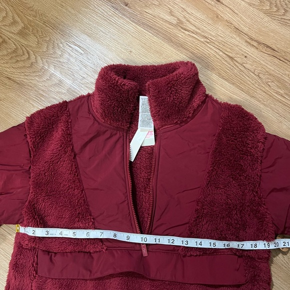 Victoria’s Secret pink fuzzy sweatshirt NWT - Picture 5 of 6